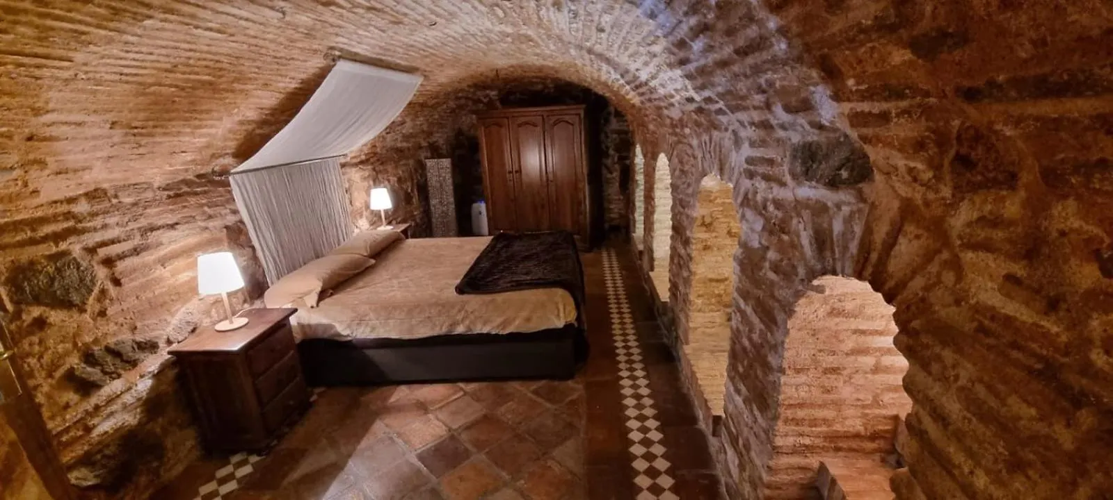 アパート Cueva Arabe En El Casco Antiguo, Toledoアパートメント